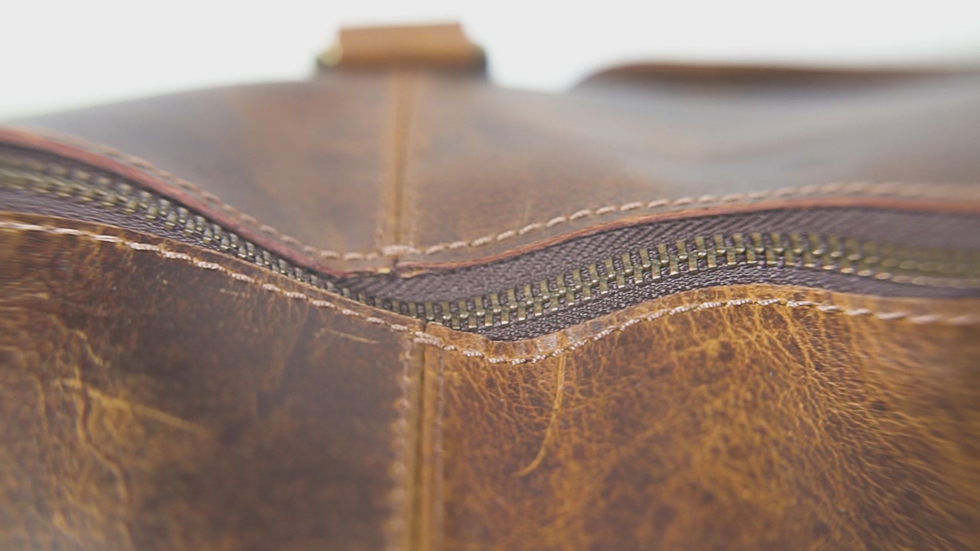 LEATHER DUFFLE BAG (ANTIQUE)