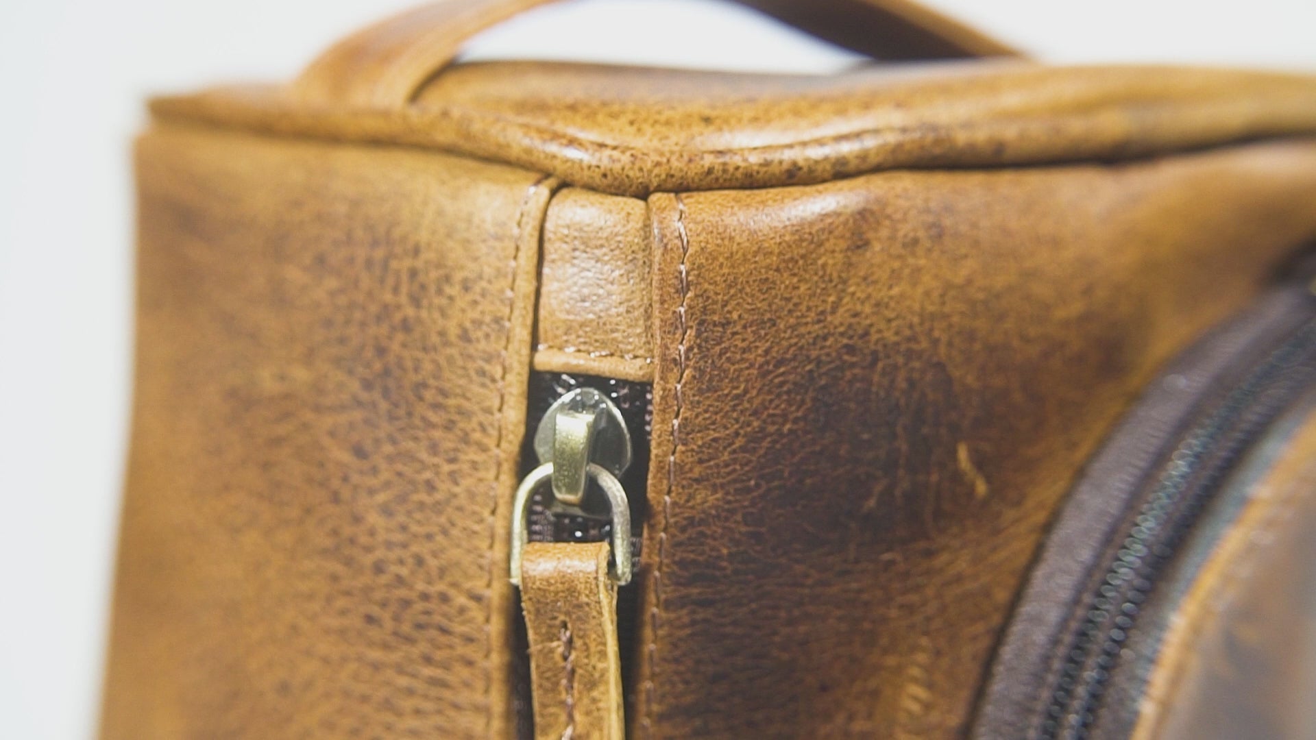 handcrafted antique large leather toiletry bag